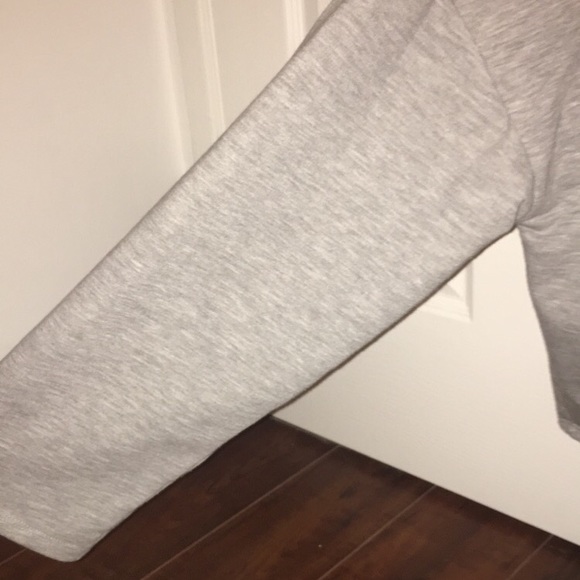 Comfy gray sweater ◻️ - Picture 3 of 4